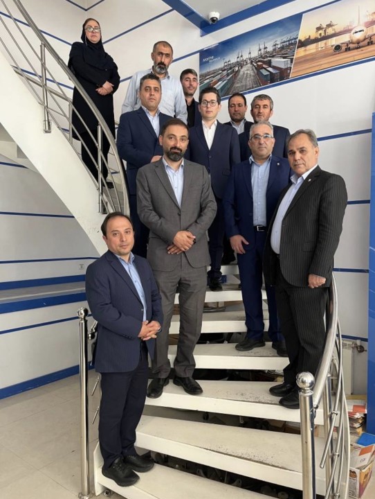 اعضای هیئت عامل بیمه رازی در جمع نمایندگان و کارکنان استان اردبیل